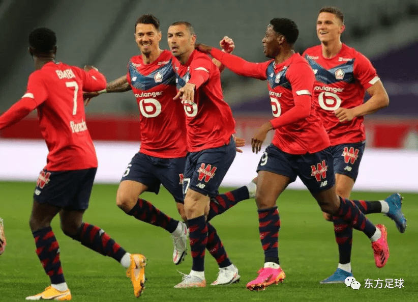 包含费城76人训练开放日，今晚伤情更新引欢呼，法国杯在即，球队文化再被提及的词条